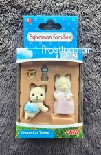 VINTAGE SYLVANIAN FAMILY BABY CREMA GATTO GEMELLI CON BIBERON E MANICHINO