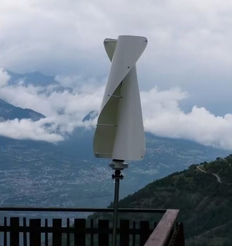 Generatore eolico verticale