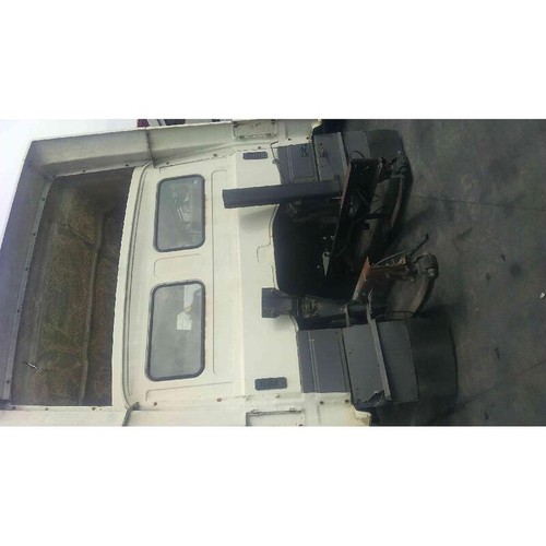 Full cab nissan - full, (truck)