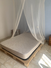 Letto 1 piazza e mezza (materasso, rete con doghe in legno, 2 bancali)
