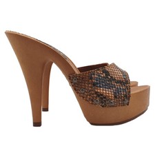 Zoccoli in pelle effetto