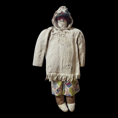 Antica bambola inuit fatta - , a
