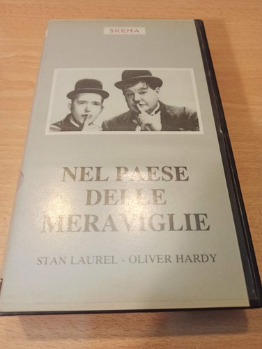 Stanlio ollio nel paese - e,