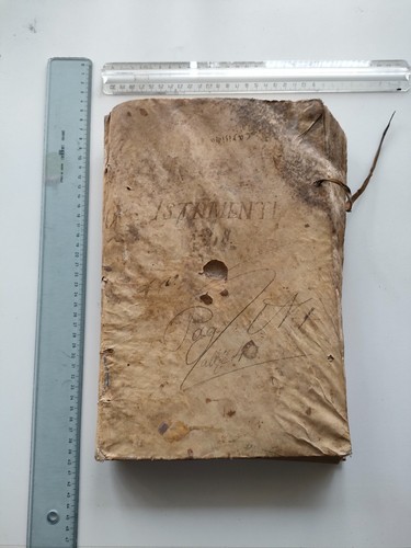 Libro manoscritto con - manoscritto,