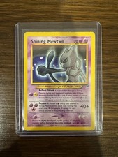Carta Pokémon Shining Mewtwo