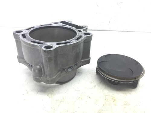 Cilindro con pistone motore - con,
