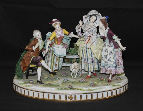 Sculptural group porcelain - group.,