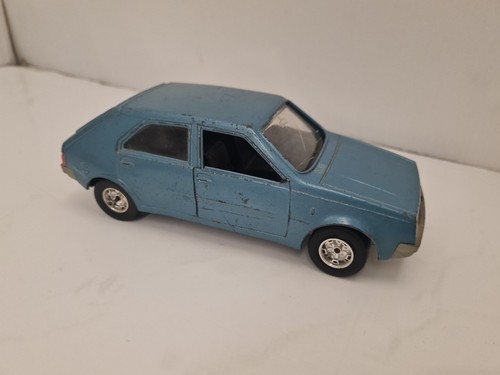 Burago renault 0139 1 24 - renault,