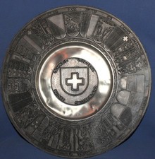 Piatto decorativo in peltro da parete vintage con souvenir svizzero