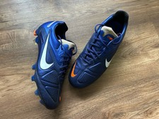 FOOTBALL BOOTS-CLEATS-NIKE