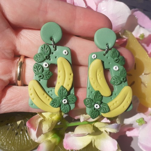 Orecchini banana fatti a - a,