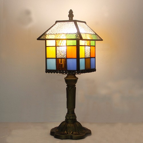 Lampada lettura tavolo camera