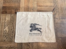 Autentico Burberry Logo Dust