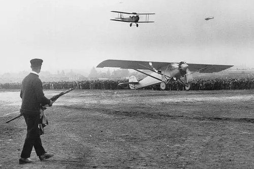 Charles lindbergh landing - charles,