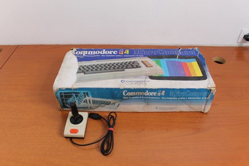 Commodore joystick - 64, +
