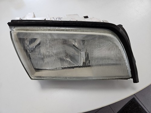 Mercedes benz 220 202 - 220, faro