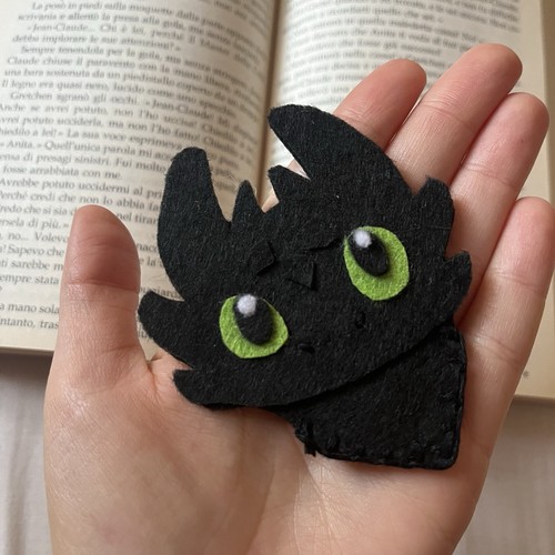 Toothless bookmark 100%