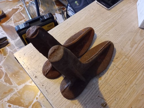 Coppia antiche incudini da - di,