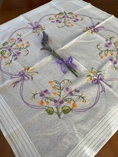 Tovaglietta da tea/grande centro ricamata a mano a punto croce e punto erba