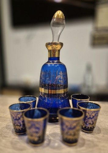 Servizio liquore vetro blu con