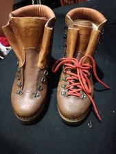 Scarponi in vacchetta Galluser 42 nuovi. Per trekking, alpinismo, escursionismo.