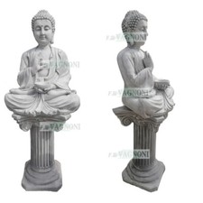 Statua del Buddha e colonna