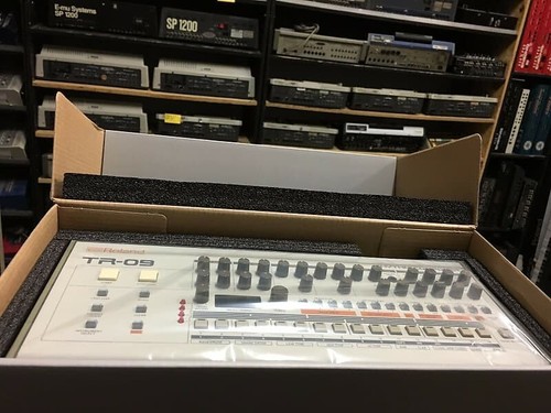 Roland rhythm performer - rhythm,