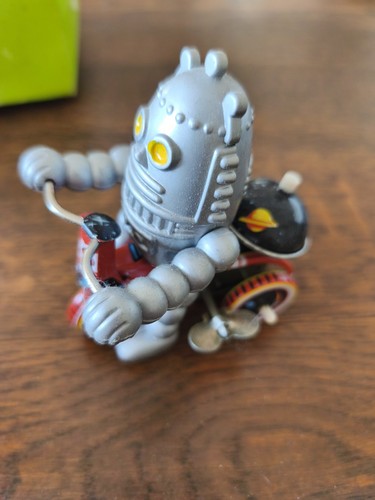 Robot tin toy - robot,