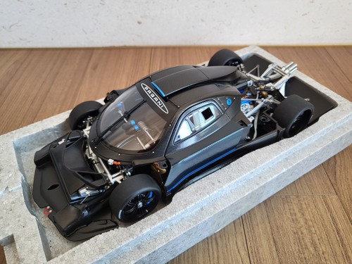 Autoart pagani zonda r - 1/18,