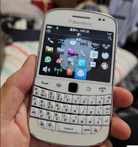 Blackberry bold 9900 gb - blackberry,
