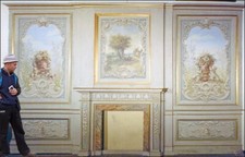 BOISERIES DECORATA CAMINO DIPINTO OLIO E TEMPERA SU LEGNO CORNICI DORATE A FOGLI