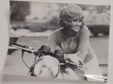 Minnie Minoprio - Picture