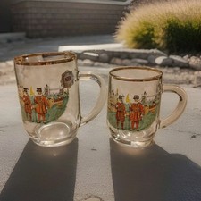 Set 2 tazze vintage in vetro souvenir Londra anni 60 guardiano Buckingham Palace