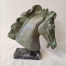 Cavallo Scultura in Terracotta Smaltata base in Marmo Nello Stile Di Zaccagnini