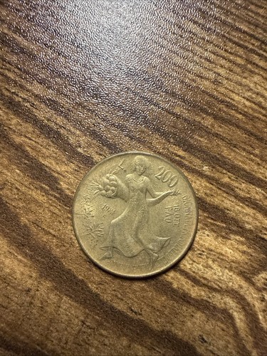 200 lire italiana