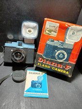 Fotocamera Diana F Flash analogica con flash scatola istruzioni tappo originale