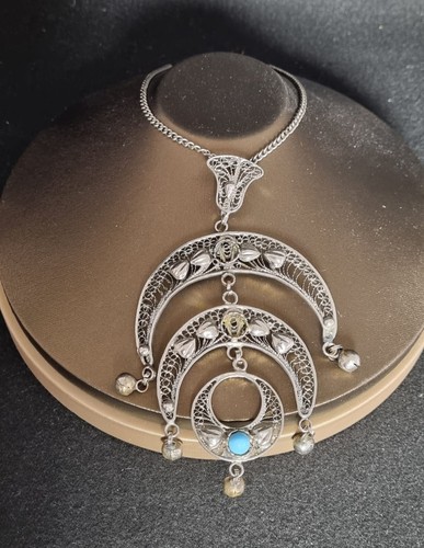 Collana con ciondolo - , in
