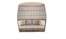 Seduta da giardino beige tre