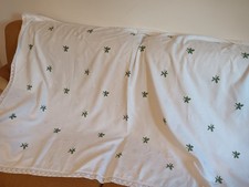 tovaglia ricamata e punto