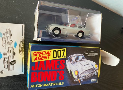 Corgi james bond 007 aston - bond,