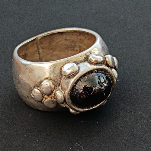 Anello argento audace pietra