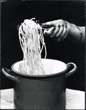 Foto vintage Controllo di cottura spaghetti anni 50 Ft 37513 - Stampa 24x30 cm