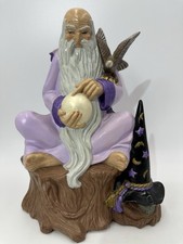 Statua statuina ceramica mago Merlino vintage con falco e sfera di cristallo - lavanda