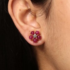 Orecchini a perno con diamanti