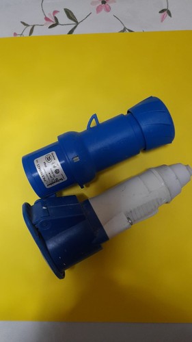 Presa spina industriale 220v - e,