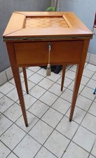 TAVOLINO CON SCACCHIERA INTARSIATA - SCACCHI E FICHES IN BACHELITE - PRIMI '900