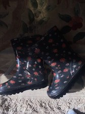 Dolce and gabbana girl rain