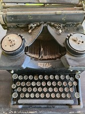VECCHIA MACCHINA DA SCRIVERE VINTAGE ANTICA ROYAL OTTIME CONDIZIONI POTREBBE ...