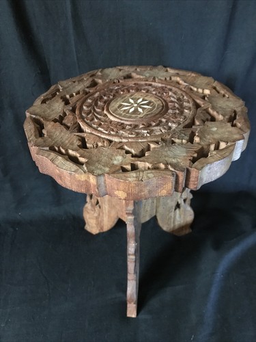 Antico tavolino indiano