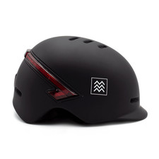 Casco smart con frecce